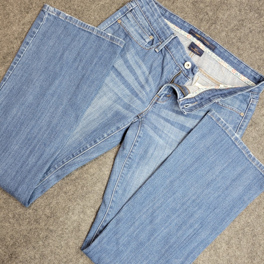 Levis 547 Jeans Womens 6M Blue Denim Whiskered Platinum Flare Leg Western Rodeo